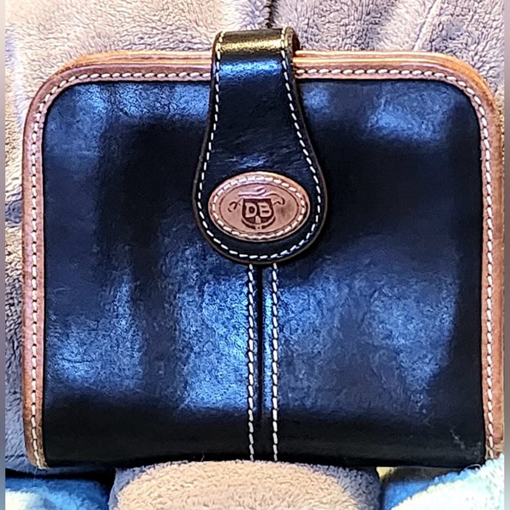 Classic Vintage Dooney And Bourke Wallet Black Leather Trimed w/ Brown Leather